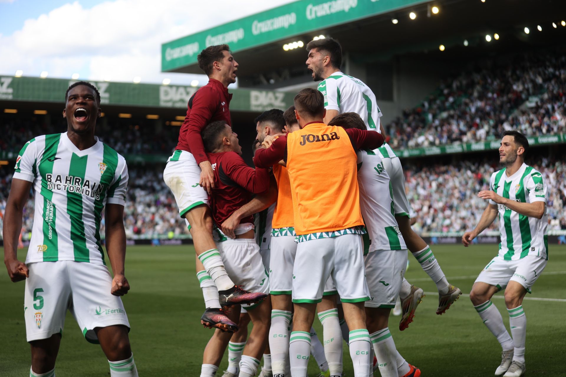 El emocionante empate del Córdoba con el Oviedo, en imágenes