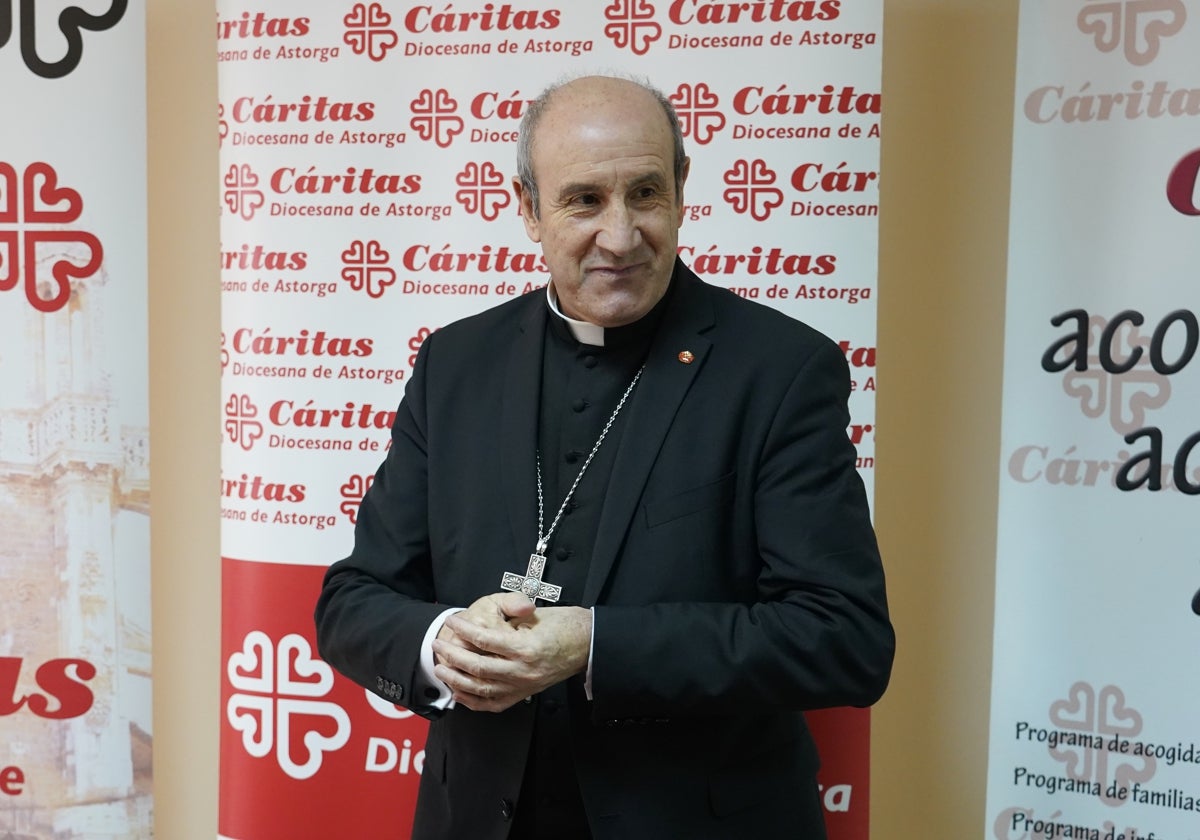 Monseñor Jesús Fernández en un acto de Cáritas