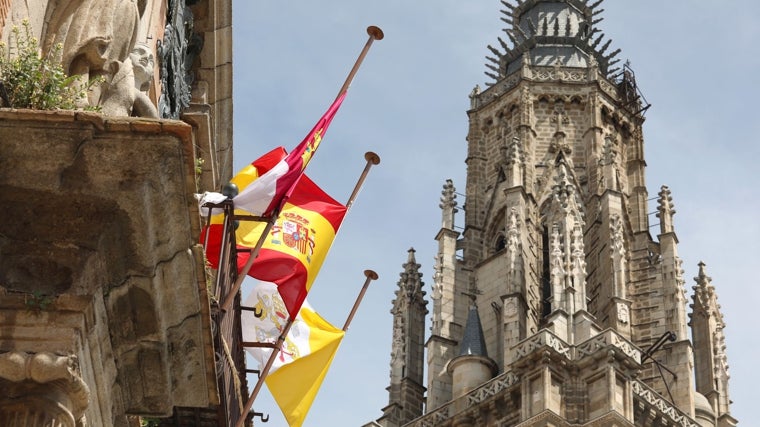 Las banderas ondean a media asta en el Arzobispado de Toledo y en otros edificios de Toledo