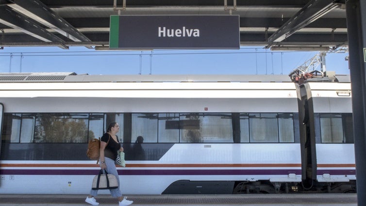 Restablecida la circulación de trenes entre Sevilla y Huelva tras unas horas sin servicio por varias incidencias
