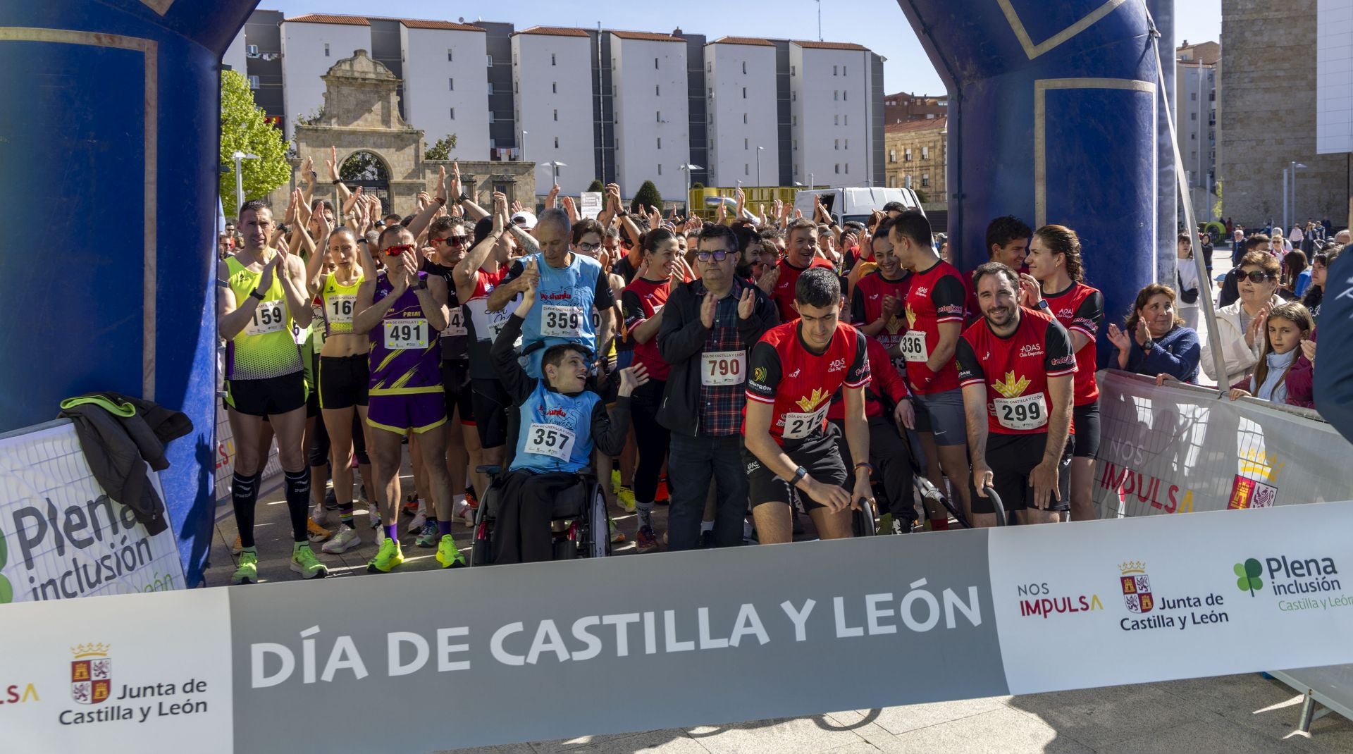 Carrera y marcha solidaria con motivo del Día de la Comunidad en Salamanca