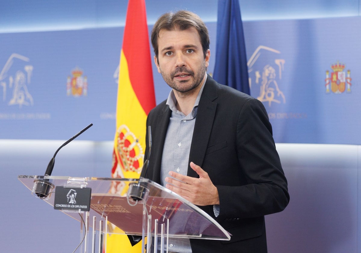Podemos avisa de que el Gobierno «ha cruzado el Rubicón» con el plan de defensa y pide movilización social