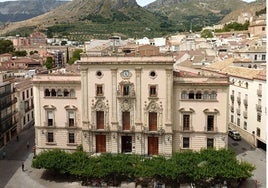 El alcalde de Jaén planea que el edificio del ayuntamiento sea un hotel de cinco estrellas