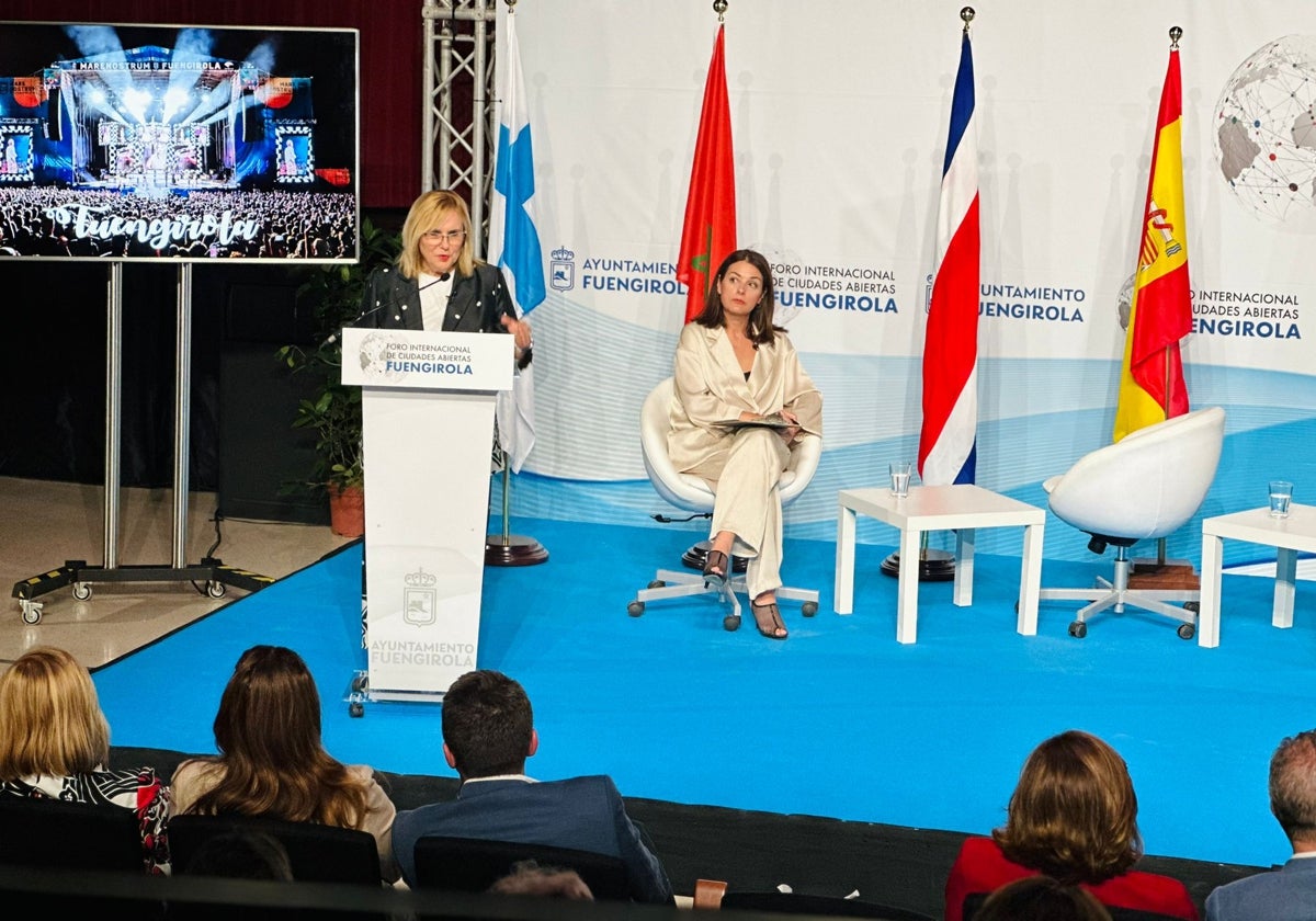 Imagen de la alcaldesa de Fuengirola en el I Foro Internacional de Ciudades Abiertas