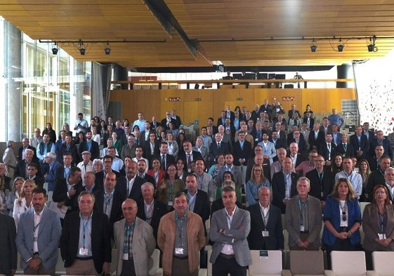 Más de 300 empresarios han asistido a la presentación del análisis del AVE en Almería