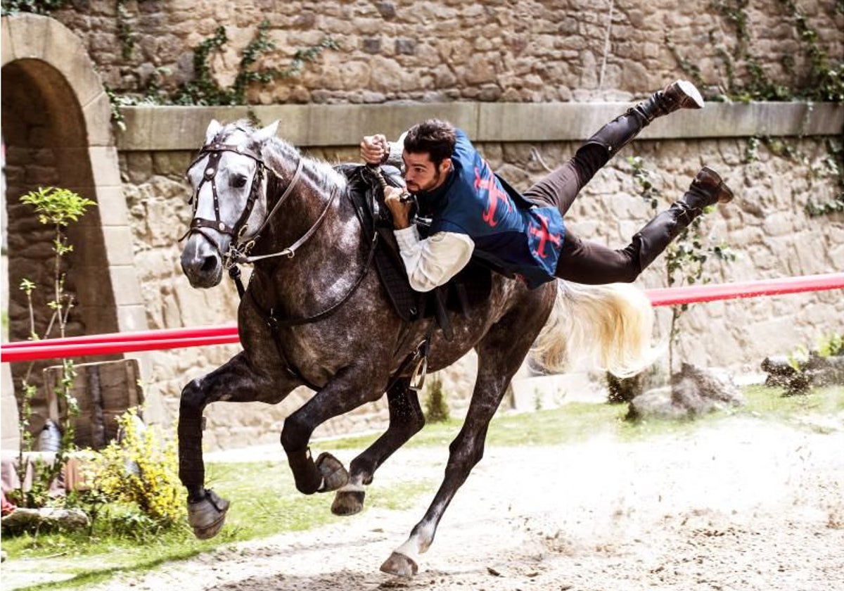 Un trabajador de Puy du Fou se cae de un caballo y es trasladado al hospital
