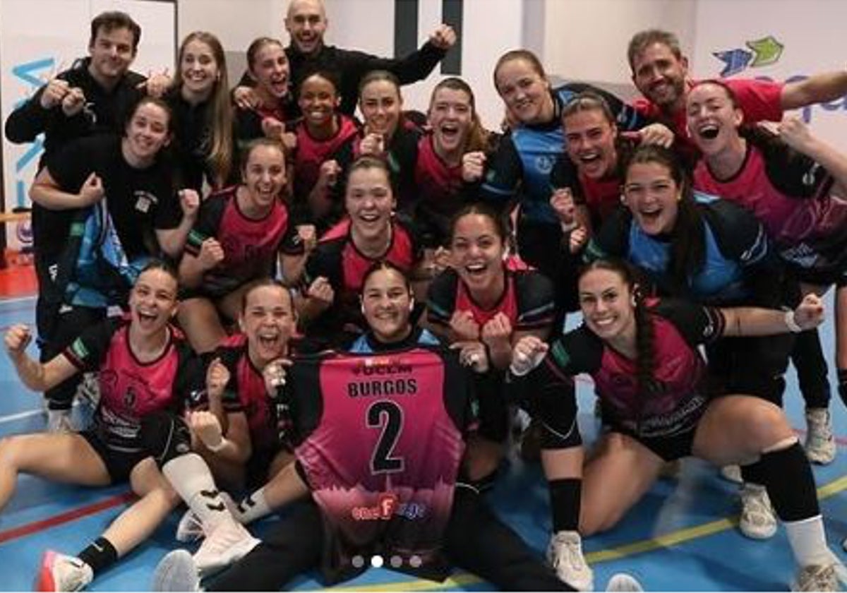 Celebración de la victoria ante el ID Energy Caserío en el último partido