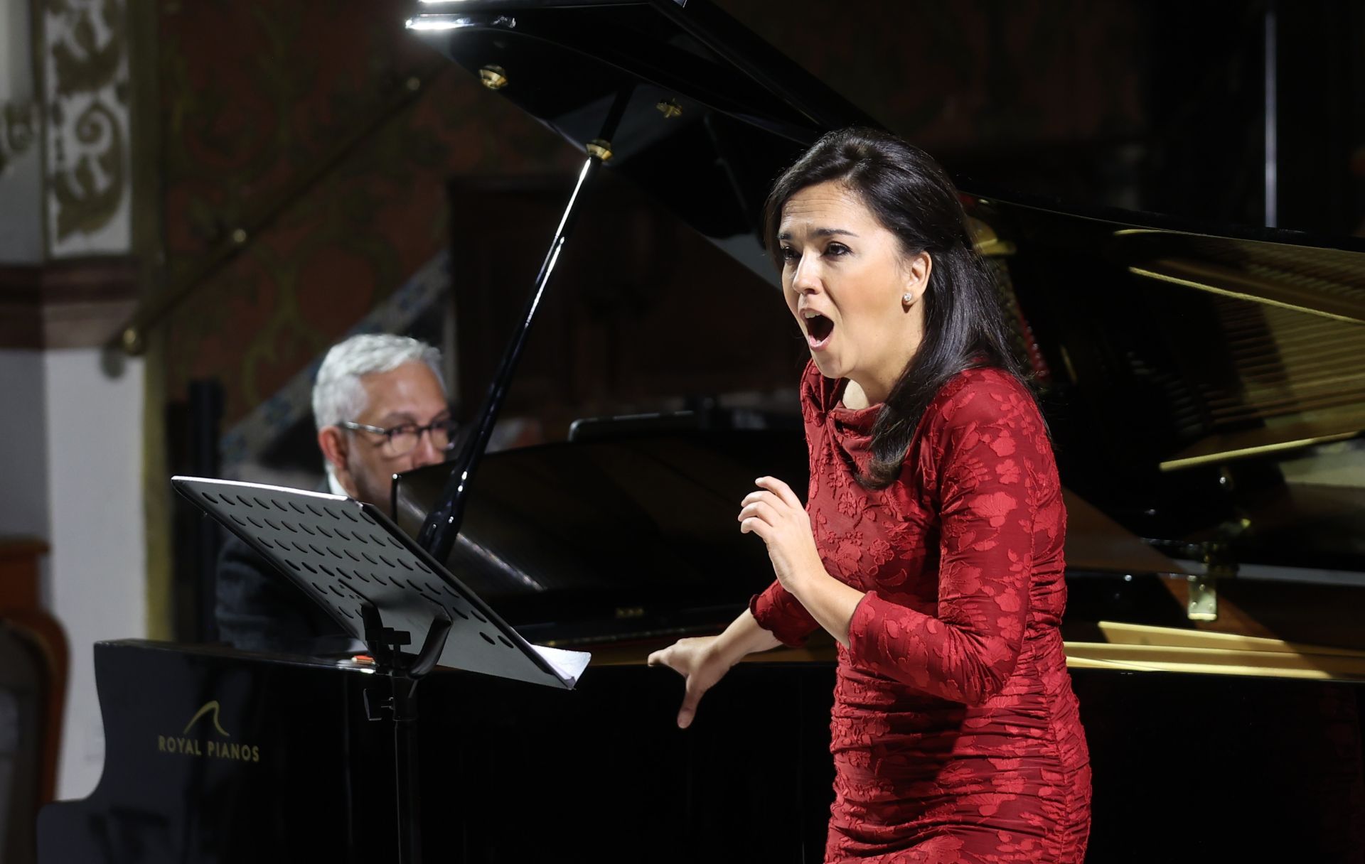 Auxiliadora Toledano y Julio Alexis Muñoz abren el Festival Primavera de Córdoba, en imágenes