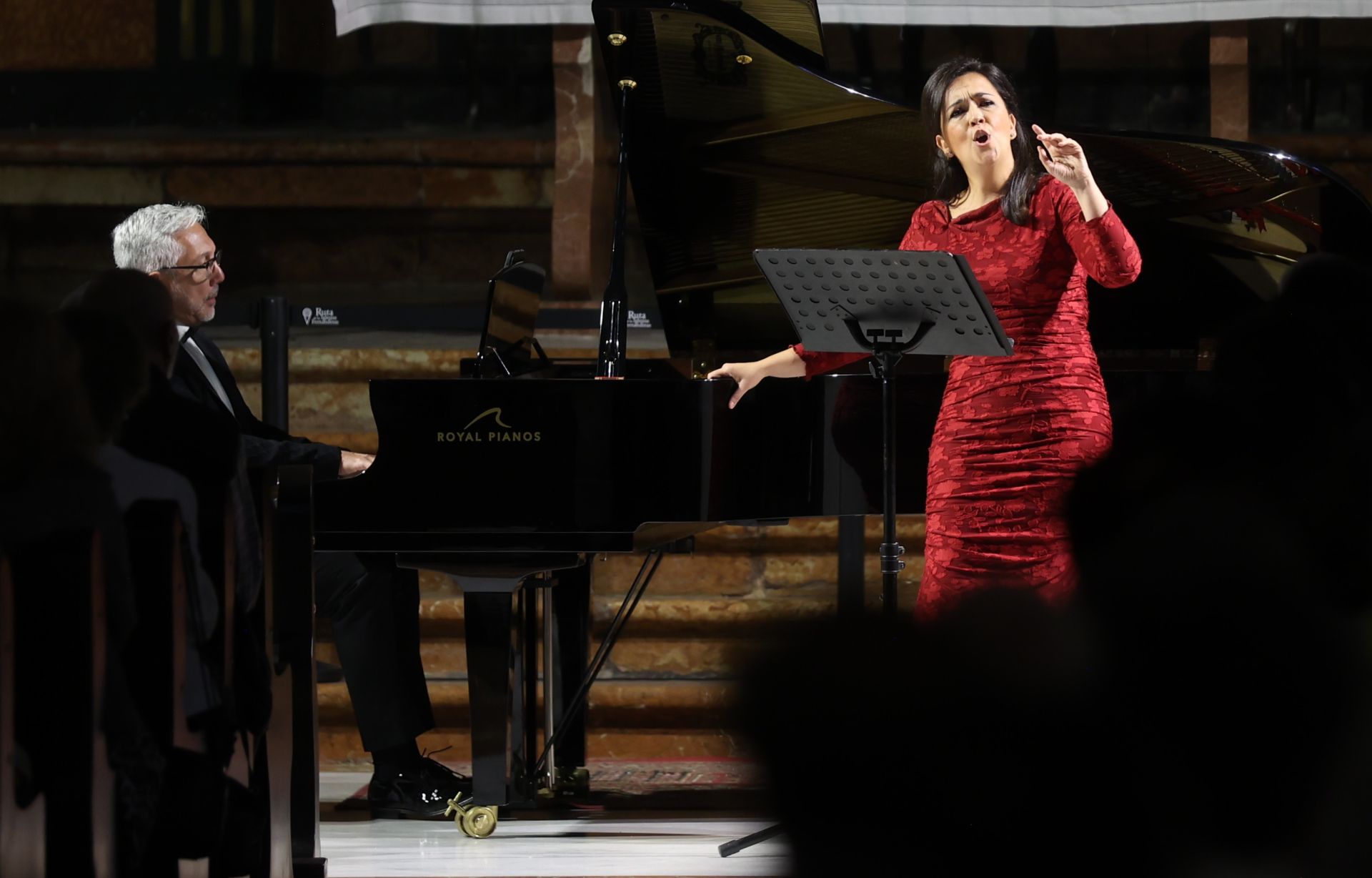 Auxiliadora Toledano y Julio Alexis Muñoz abren el Festival Primavera de Córdoba, en imágenes
