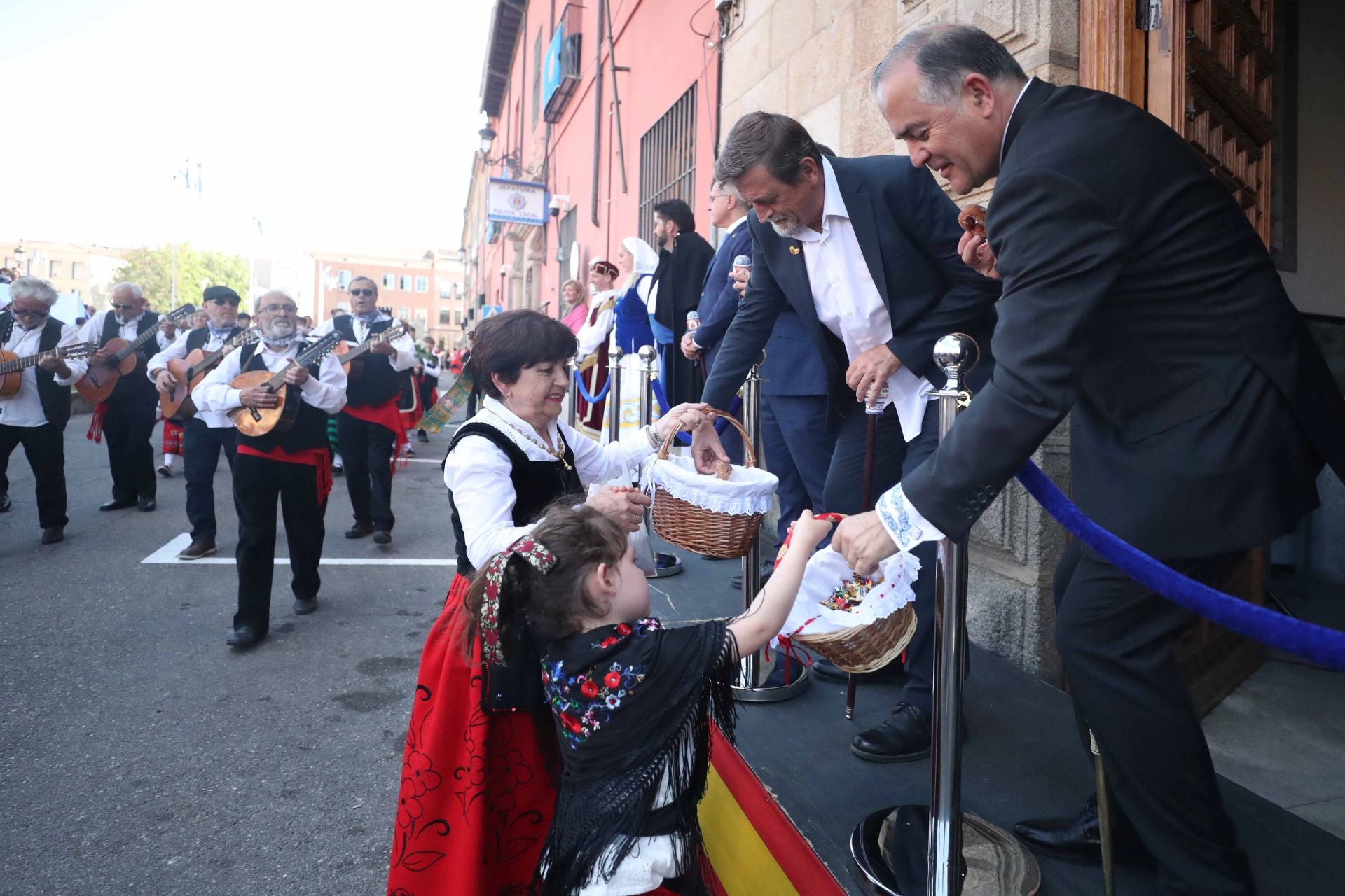 Las mejores imágenes de la gran fiesta de las Mondas