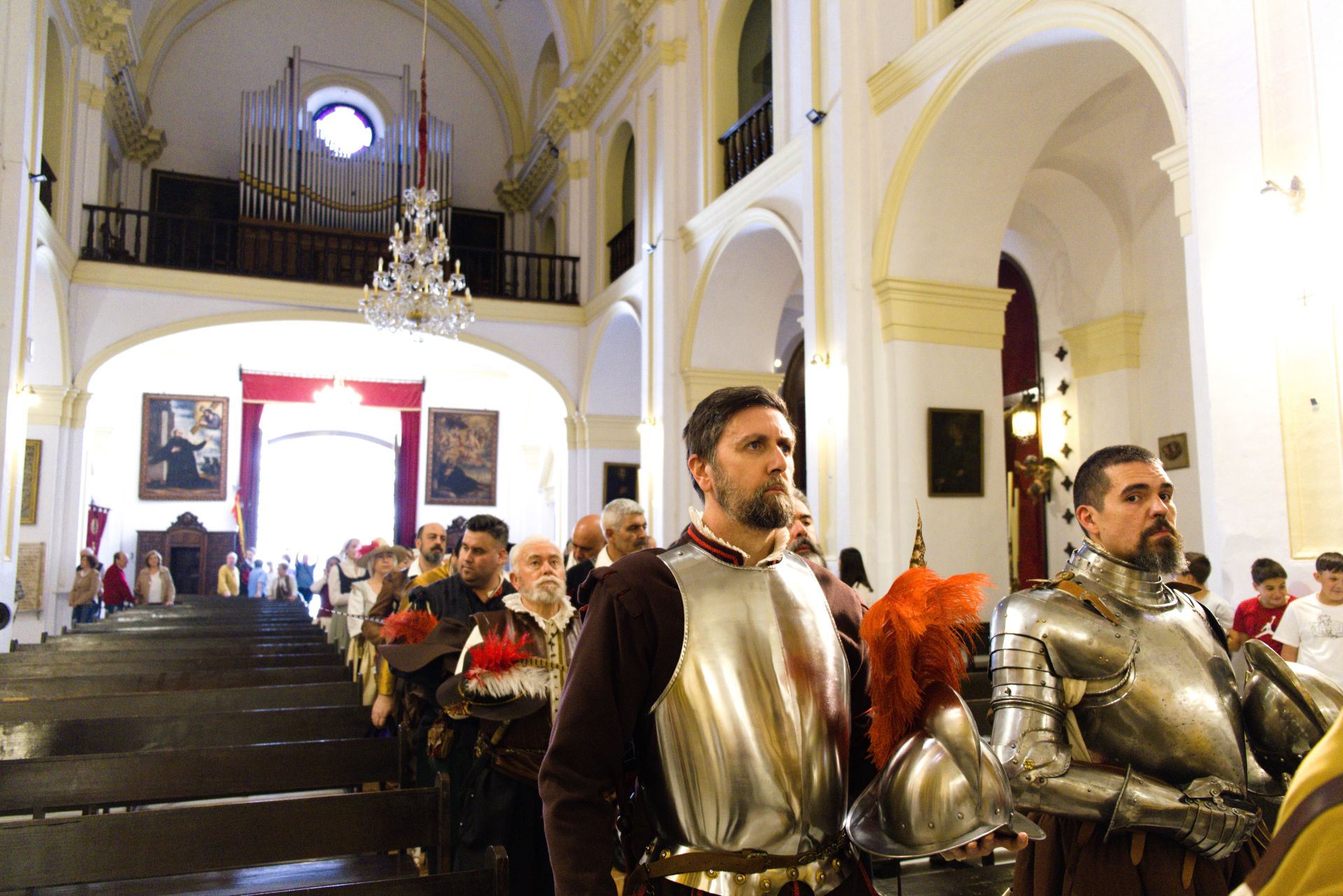 El espectacular desfile del Tercio de Olivares por las calles de Montilla, en imágenes