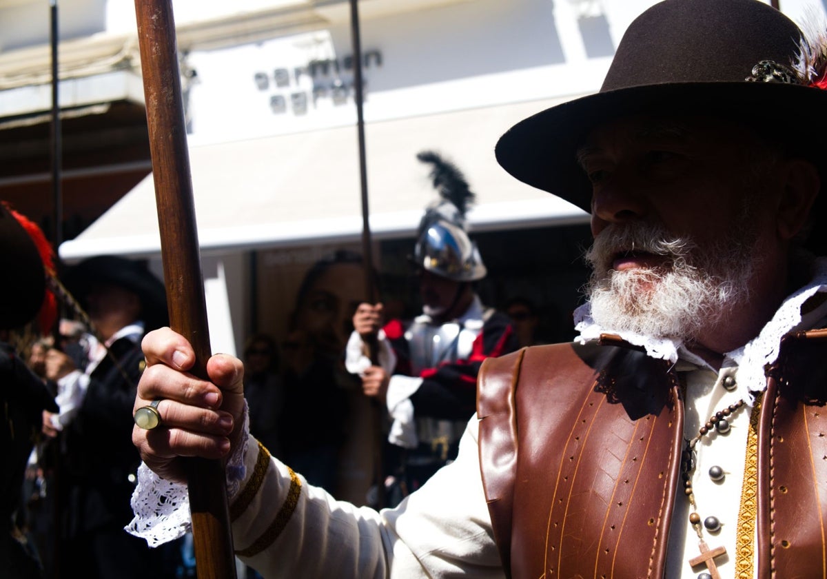 El Tercio de Olivares en un desfile en las calles de Montilla este sábado