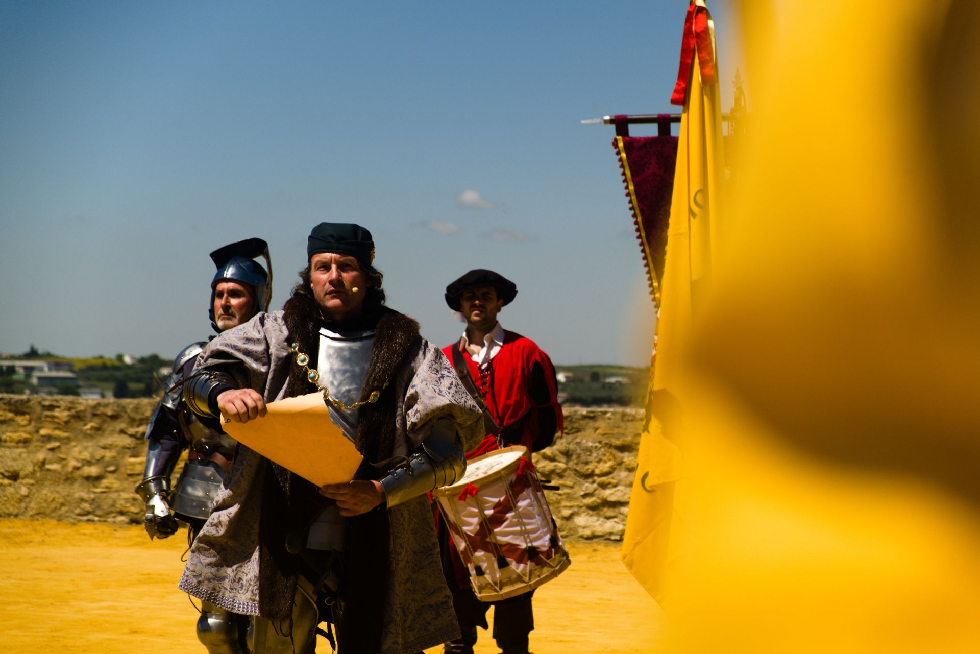 El espectacular desfile del Tercio de Olivares por las calles de Montilla, en imágenes