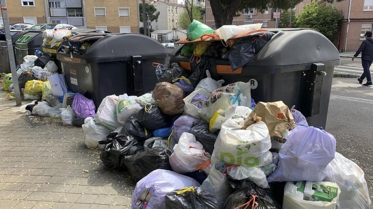 Almeida prepara un decreto de emergencia para tomar el control de la recogida de basura