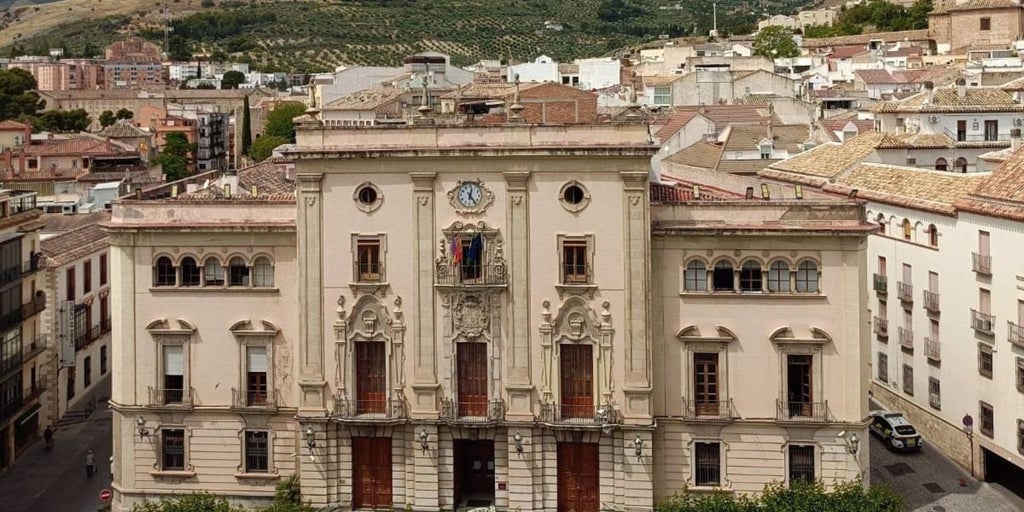 Jaén, la única capital andaluza sin presupuestos municipales aprobados para 2025 tras ocho años prorrogando sus cuentas