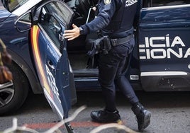 Matan a un joven de 20 años a puñaladas en plena calle en Puente de Vallecas