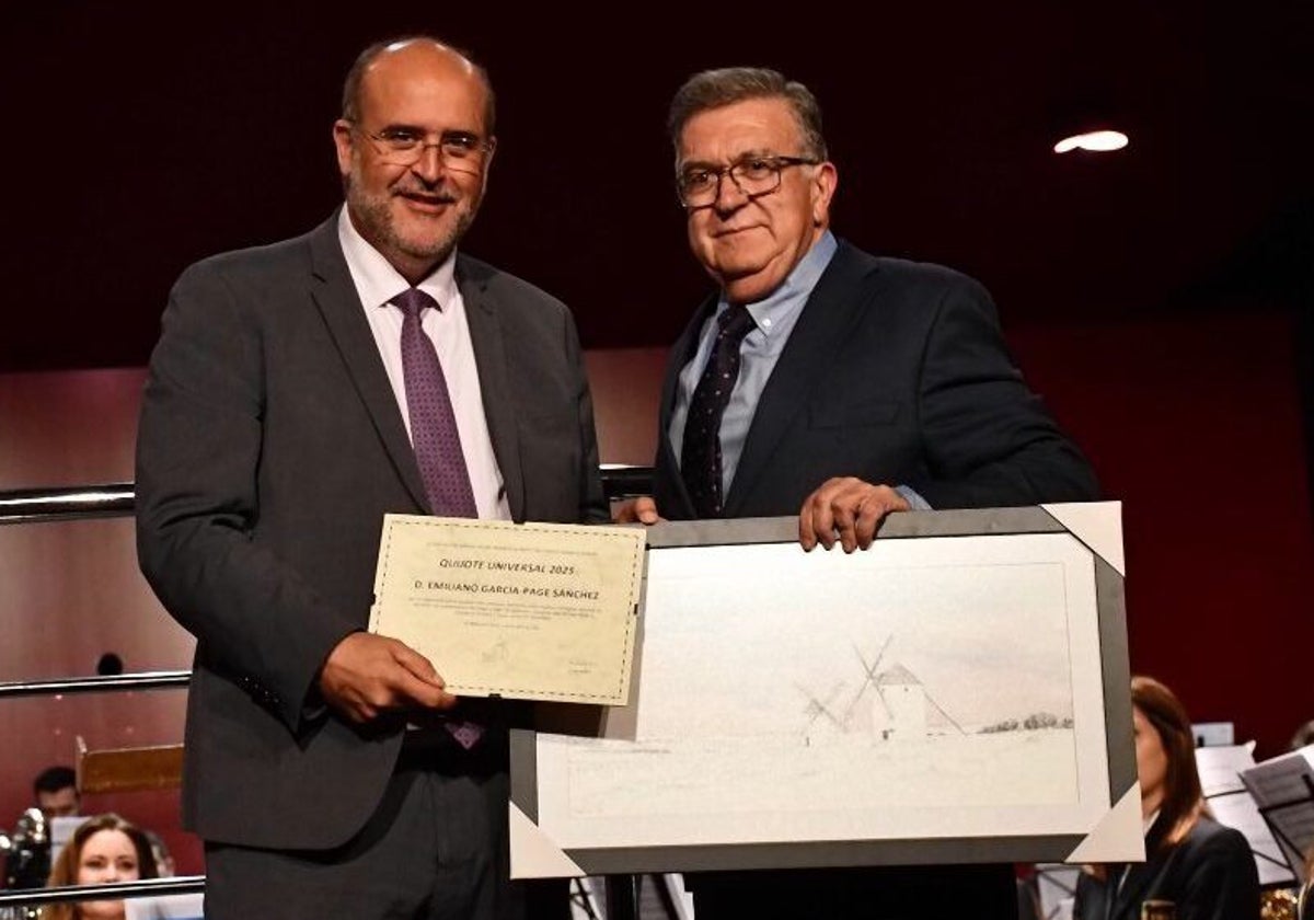 El vicepresidente primero, José Luis Martínez Guijarro, ha recogido el reconocimiento en nombre de García-Page