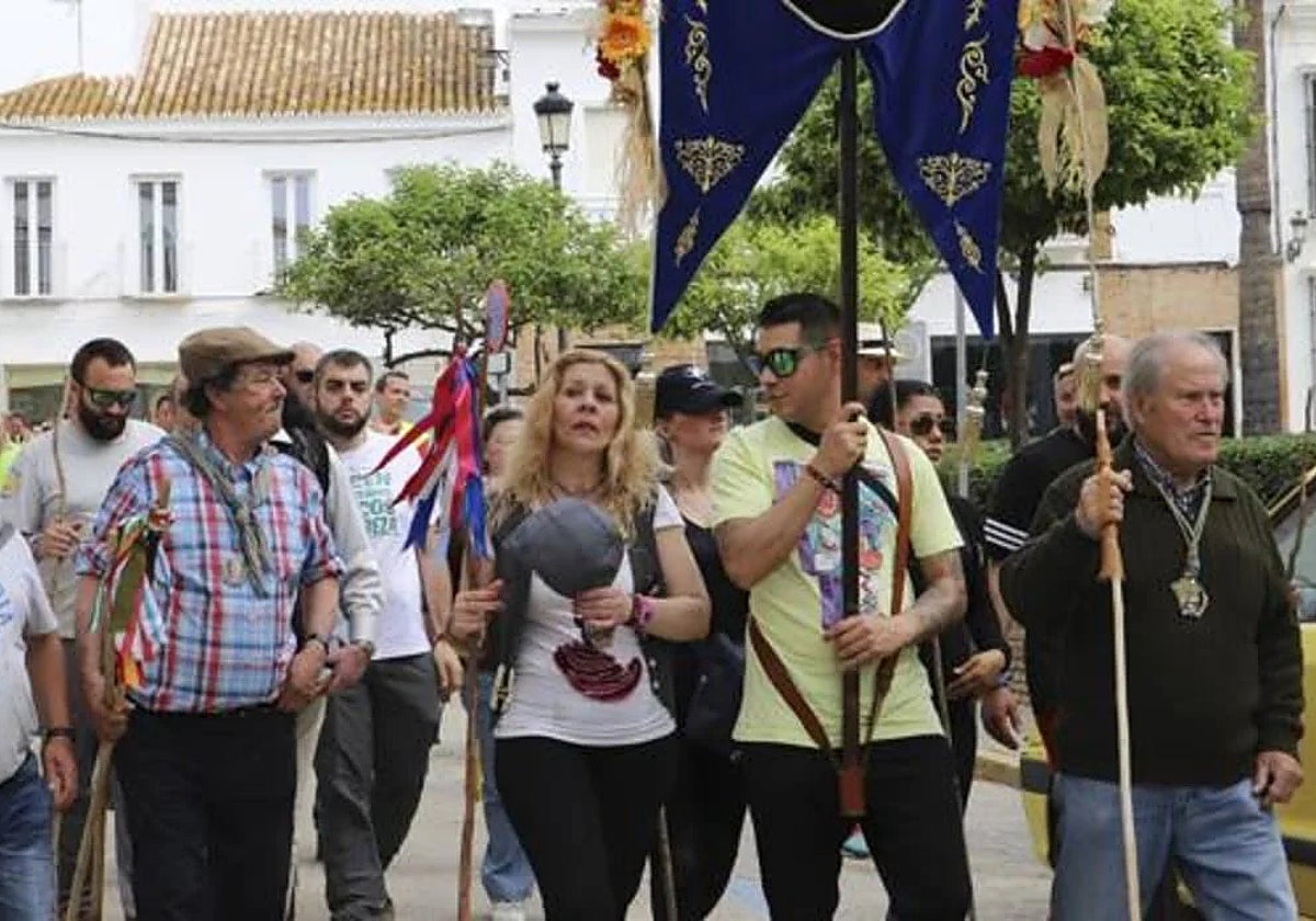 Internos de la cárcel de Huelva peregrinando hacia El Rocío en 2018