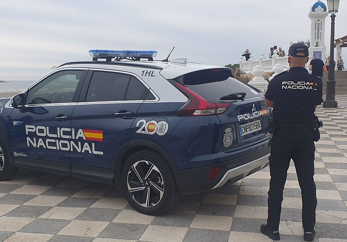 Imagen de archivo de un agente de la Policía Nacional en Benidorm
