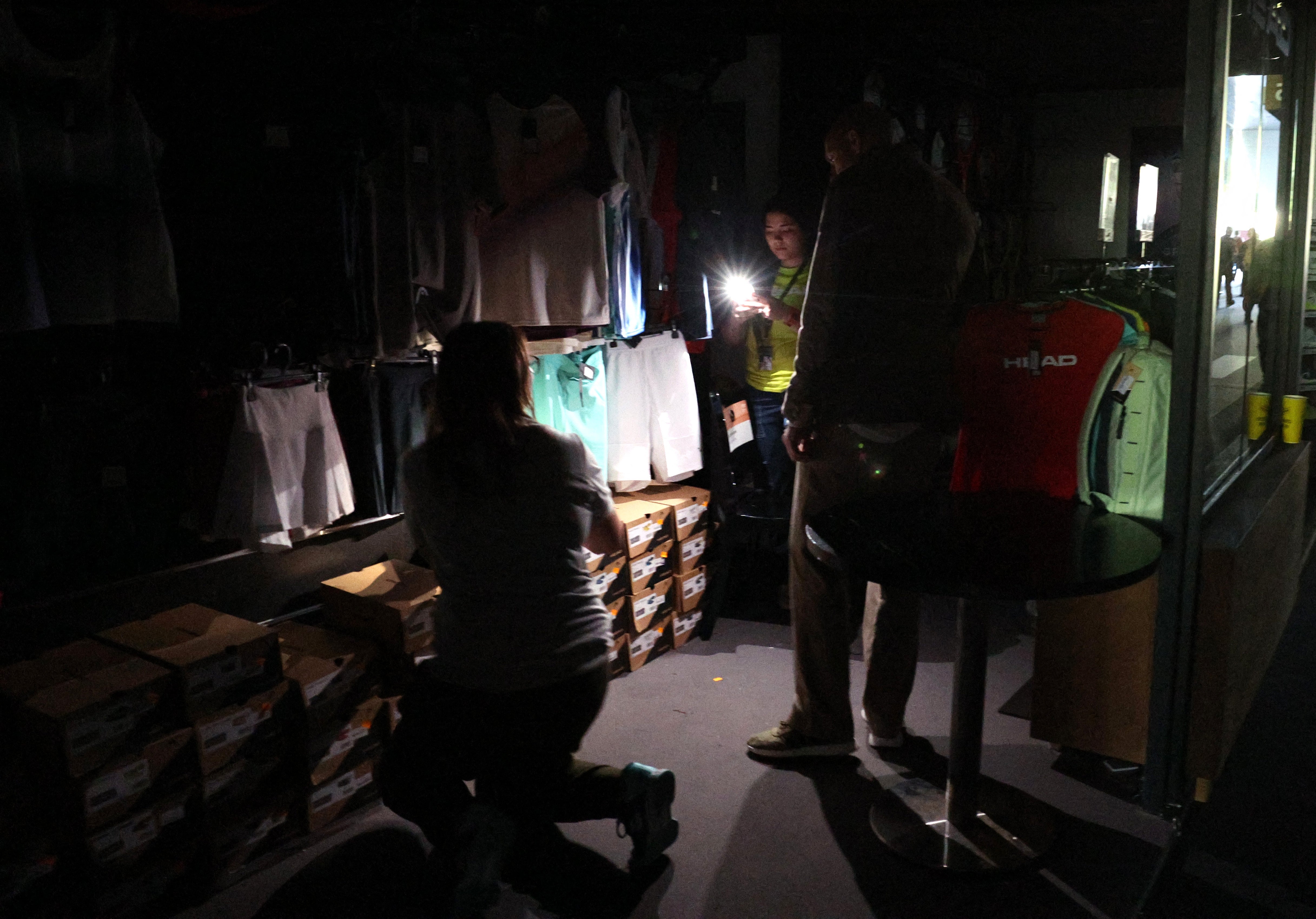 Más comercios afectados por el apagón en España.