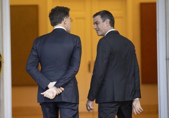 La relación de Sánchez con China vulnera la hoja de ruta de la OTAN