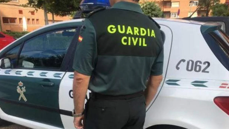 Un hombre con problemas de salud mental amenaza con un cuchillo a la Guardia Civil en Gran Canaria
