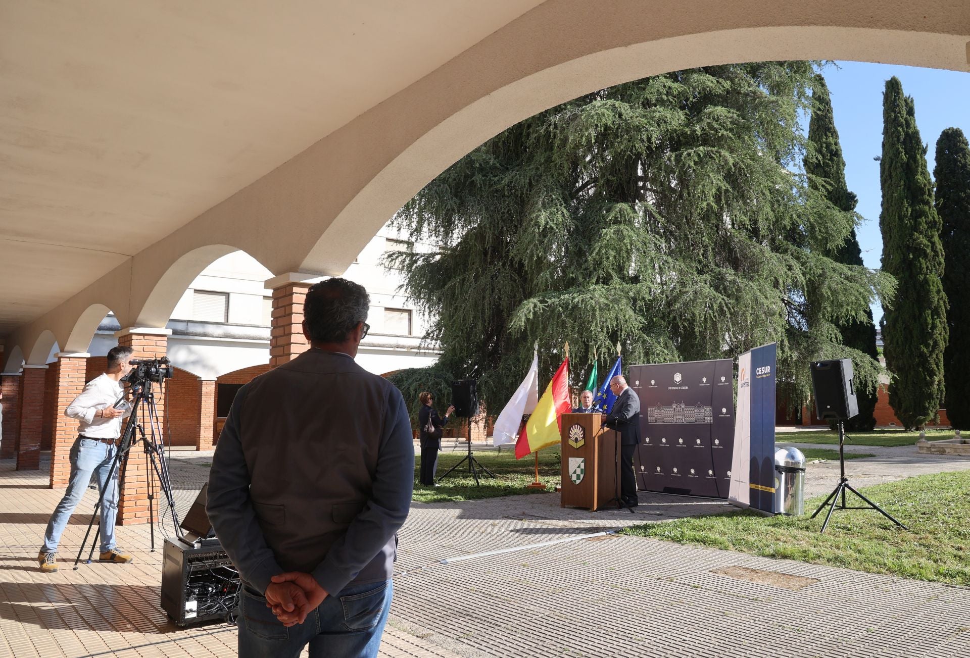 El acto de cesión del emblemático colegio mayor Séneca para ser un centro de FP