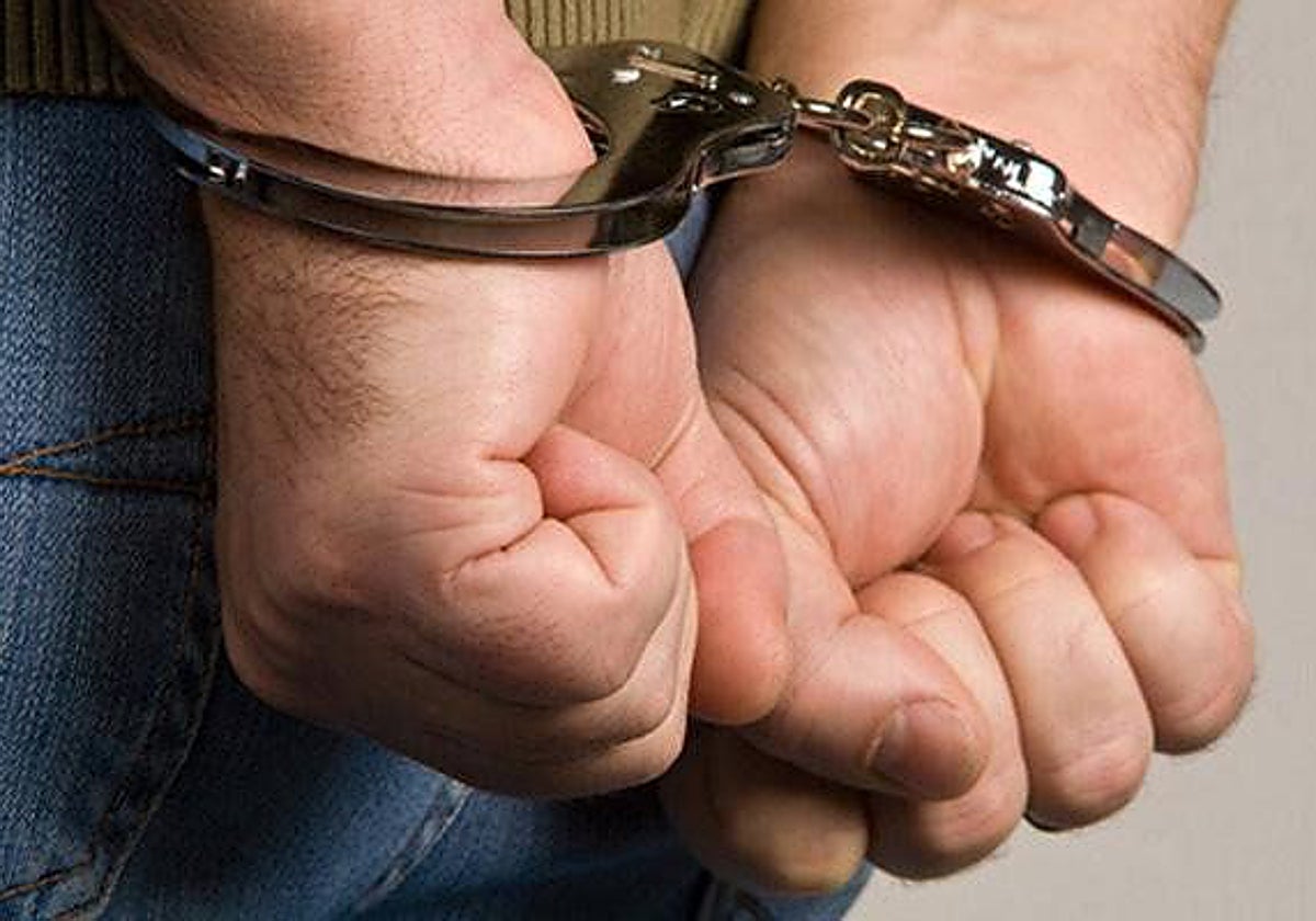 Prisión para dos individuos con 76 detenciones previas por romper la mandíbula a un joven para robarle el móvil