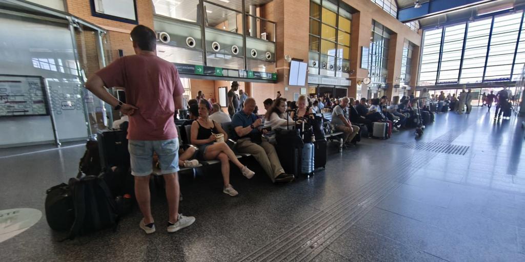 Estos son los trenes que siguen afectados en Córdoba tras el apagón