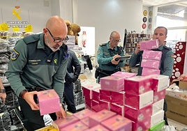 Descubren en Manises un almacén con más de 4.000 muñecos falsificados a la venta