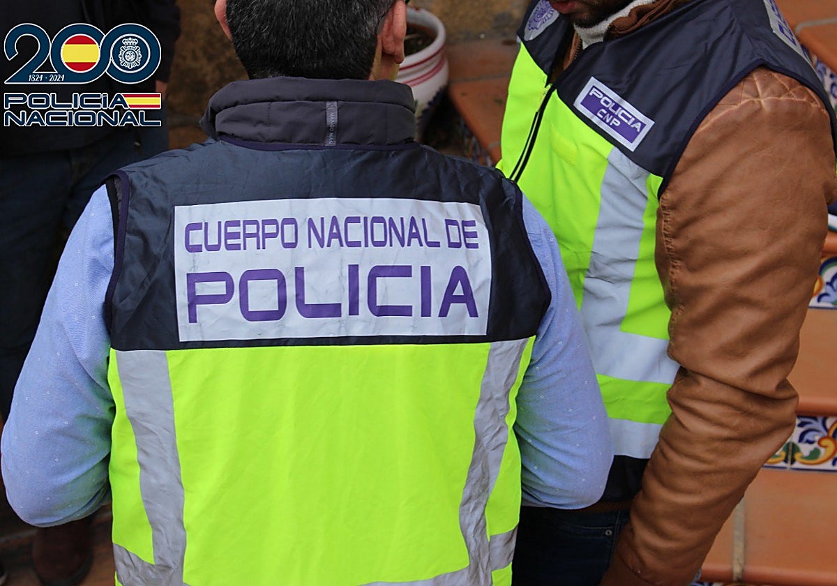 Efectivos de la Policía Nacional durante una intervención