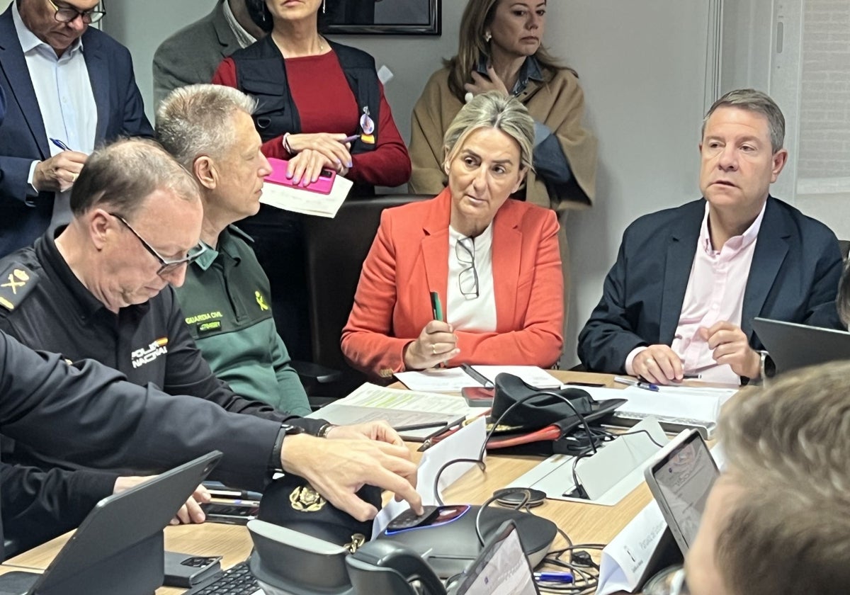 Milagros Tolón, junto a Emilliano García-Page, este martes en la reunión del Cecopi