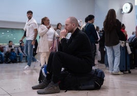 La defensora del pueblo en Cataluña investiga si la Generalitat garantizó la movilidad y el derecho a la información durante el apagón