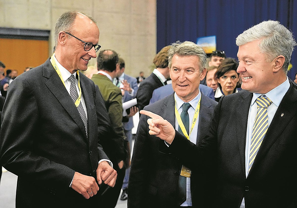 Friedrich Merz, Alberto Núñez Feijóo y Petró Poroshenko