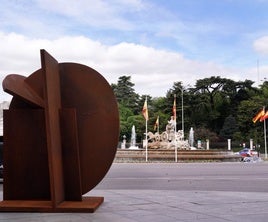 Nuevo atractivo cultural en Cibeles: 'Hermes' sale a la calle como broche final a la exposición de Canogar hasta el 30 de junio