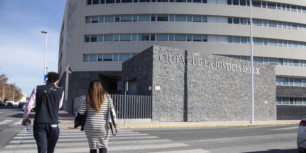 Cinco años de cárcel y siete sin conducir por matar a dos personas con el coche tras ingerir alcohol