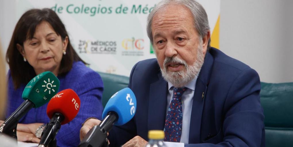 Alfonso Carmona: «En Andalucía no hay falta de médicos, en general, sino de especialistas»