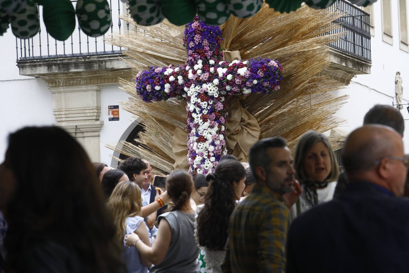El inicio de las espectaculares Cruces de Mayo de Córdoba, en imágenes
