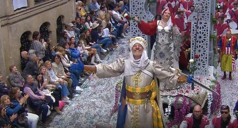 À Punt ofrece el sábado en directo las Entradas de Moros y Cristianos de Alcoy