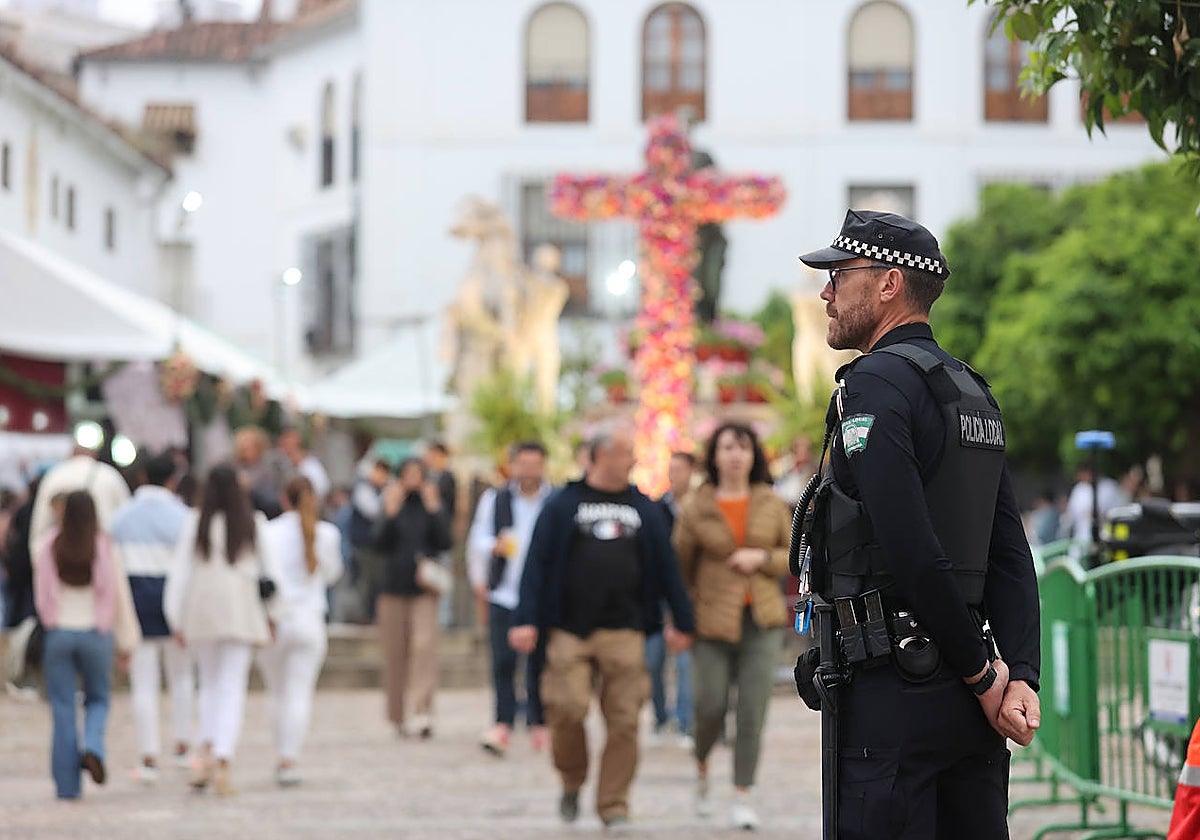 La seguridad en el comienzo de las Cruces de Mayo, en imágenes