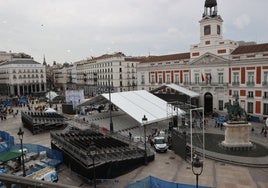 Dos de Mayo: grada para 500 ciudadanos, carpa gigante para mil invitados y homenajes sorpresa en la Puerta del Sol