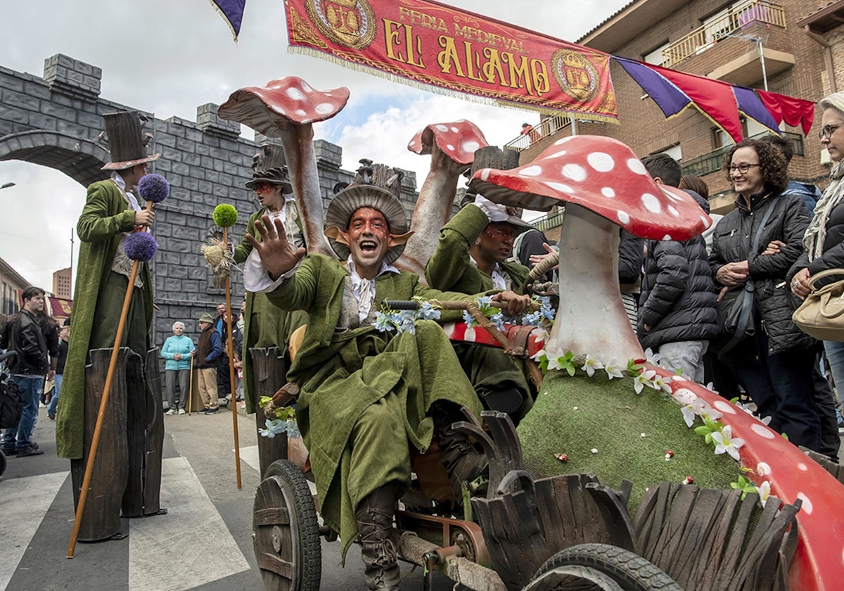 Un pasacalles en la Feria Medieval