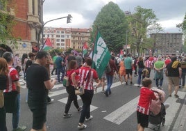 El partido del Athletic desvía la atención de las marchas del Primero de Mayo en Bilbao