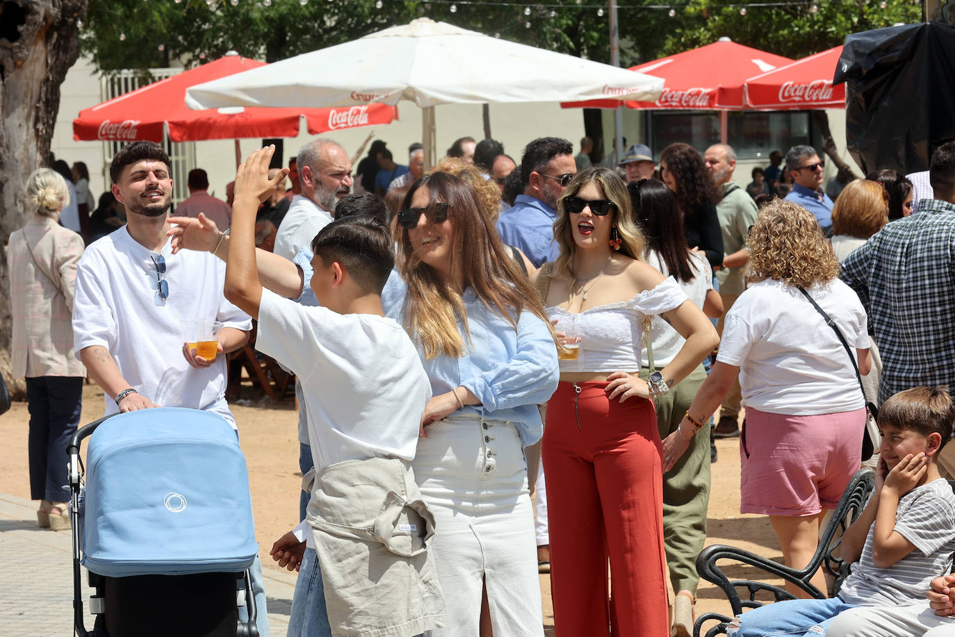 El color y la belleza de las Cruces de Mayo en Córdoba, en imágenes