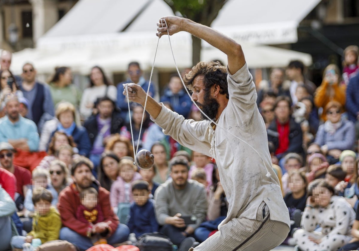 Actuación en Segovia durante la pasada edición de Titirimundi