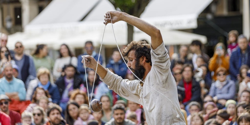 Titirimundi, el Día de los Museos y el Festival Internacional de Fotografía centran la agenda cultural de la Junta en mayo