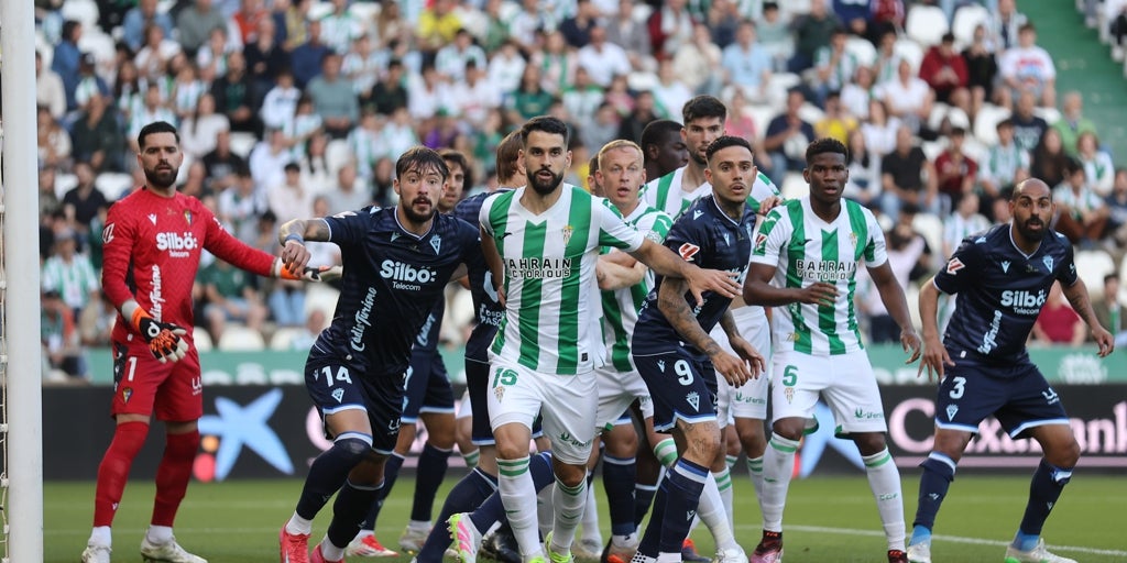 El Córdoba CF mira a Almería este domingo para cerrar su permanencia