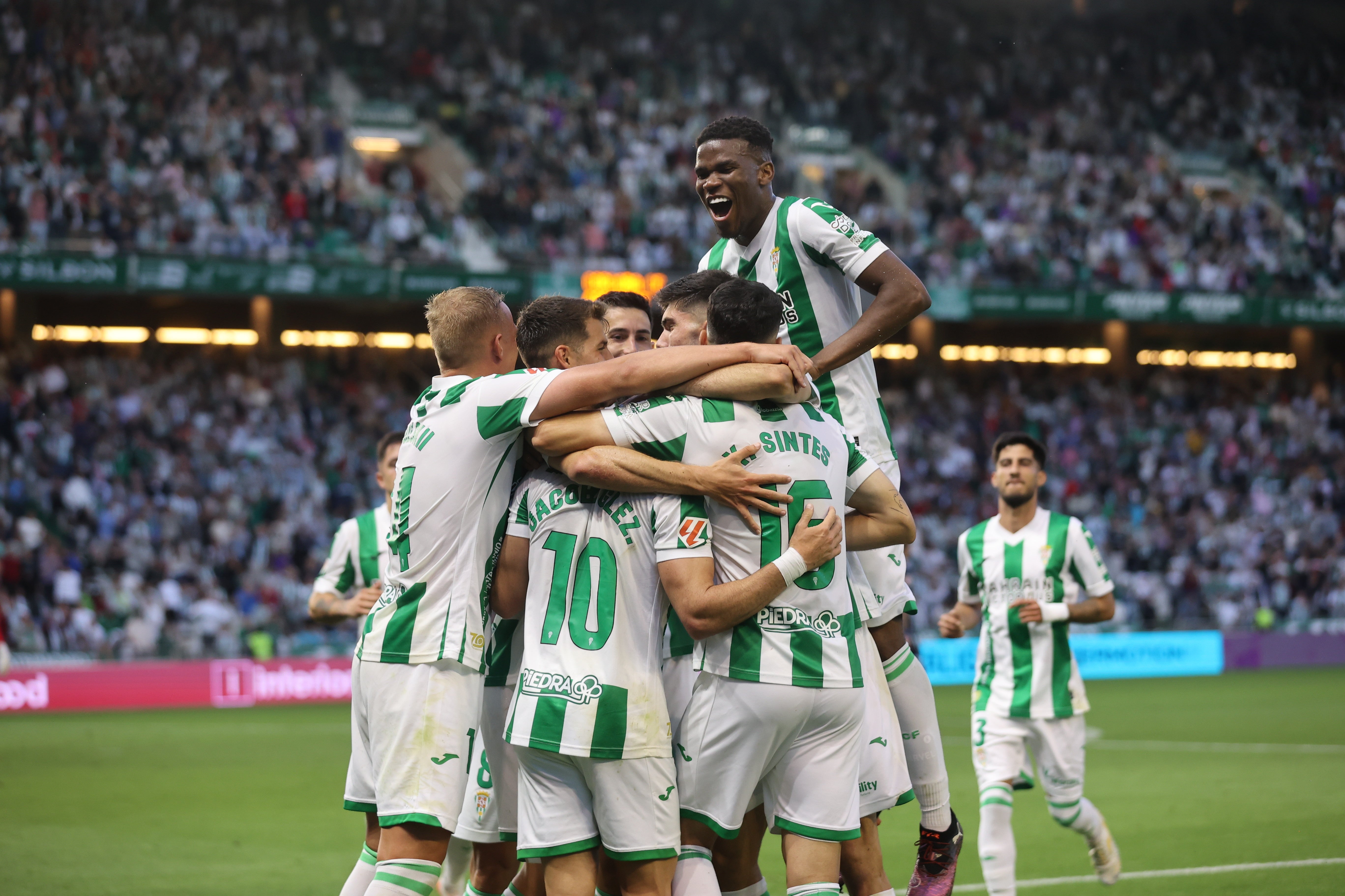 Las mejores imágenes de la goleada del Córdoba CF ante el Cádiz