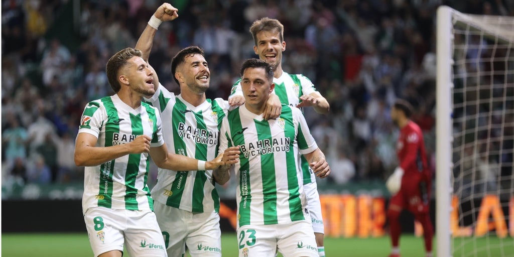 El Córdoba CF acaricia la permanencia matemática con un baño ante el Cádiz en El Arcángel (4-2)