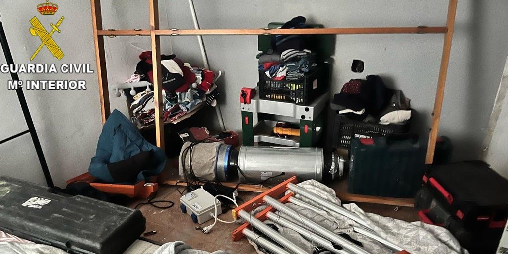 Tres detenidos en Chiclana por robar una furgoneta con material solar valorado en más de 10.000 euros